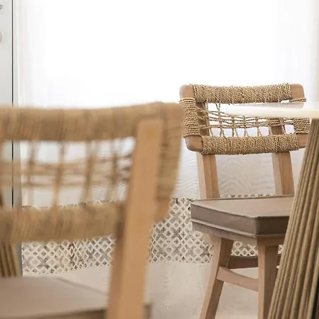 Flora (adults Only) 2* Naxos City