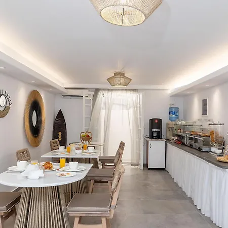 Flora (adults Only) 2*