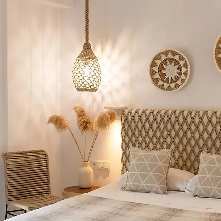 Flora (adults Only) Hotell
