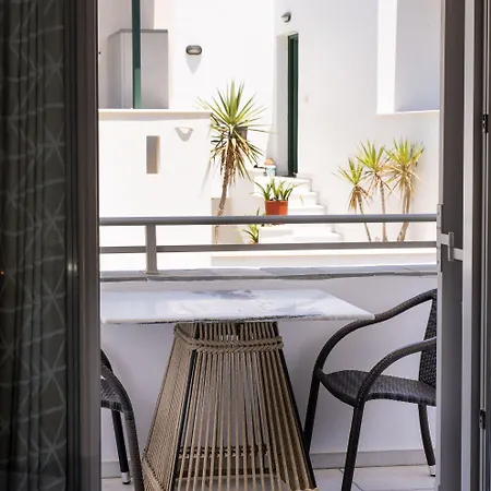 Flora (adults Only) Hotell