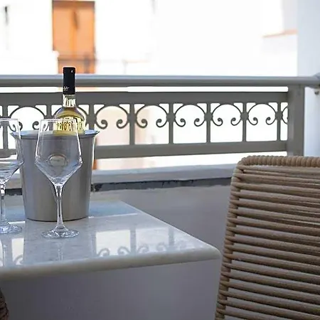 Flora (adults Only) 2* Naxos City