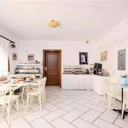 Flora (adults Only) Hotell Naxos City