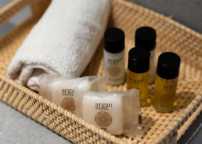 Hotell Flora (adults Only) 2*